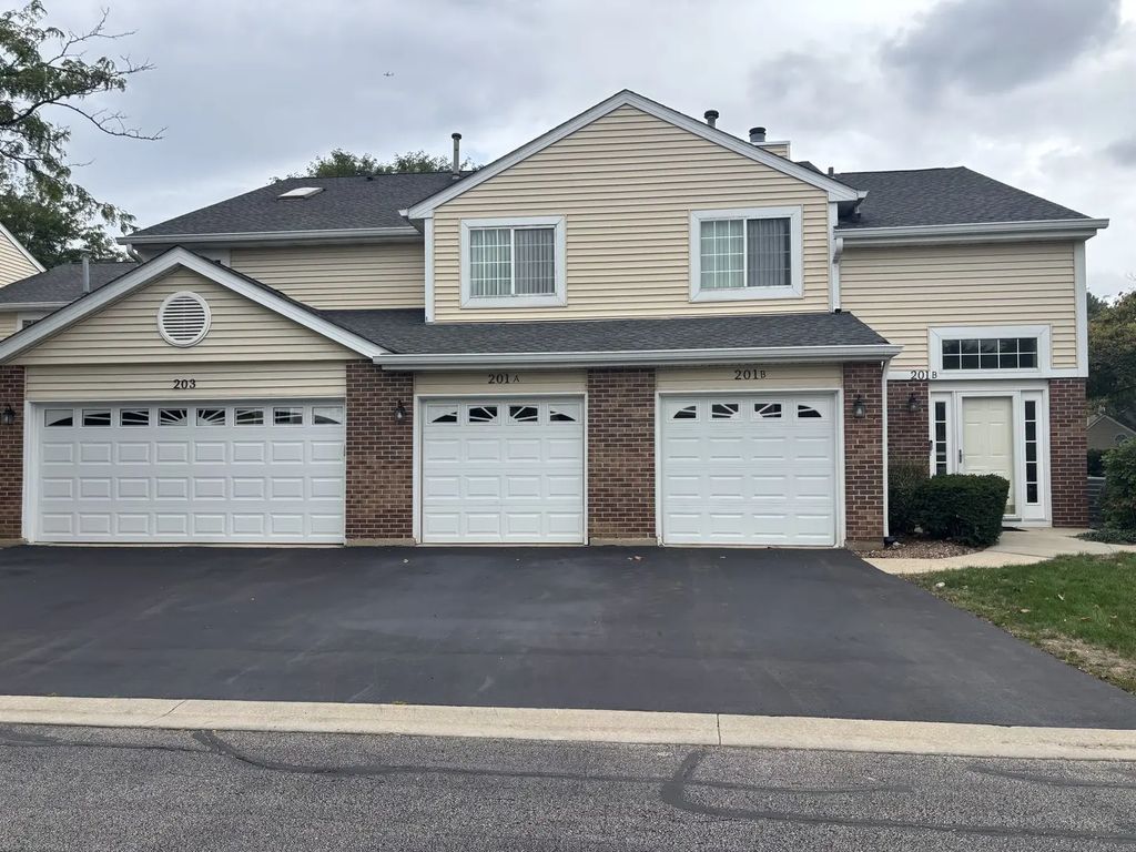201 Brittany Drive A, Streamwood