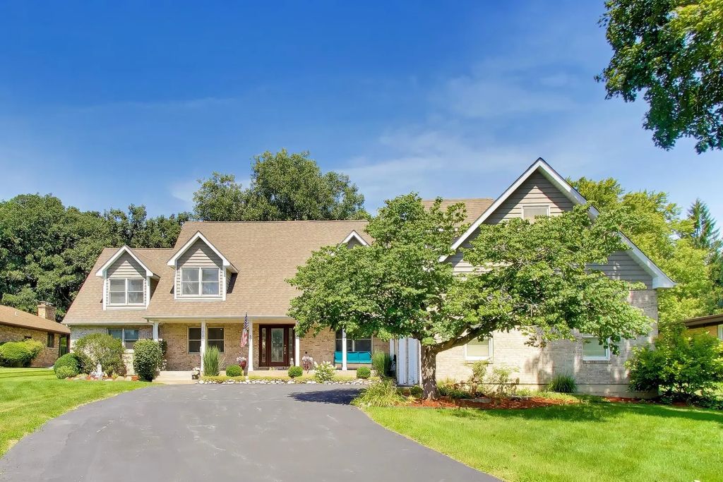 1004 N Harrison Street, Algonquin