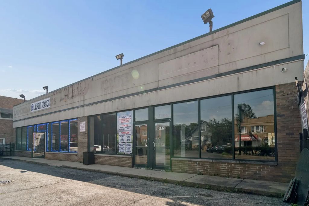 6043 W Addison Avenue 1, Chicago
