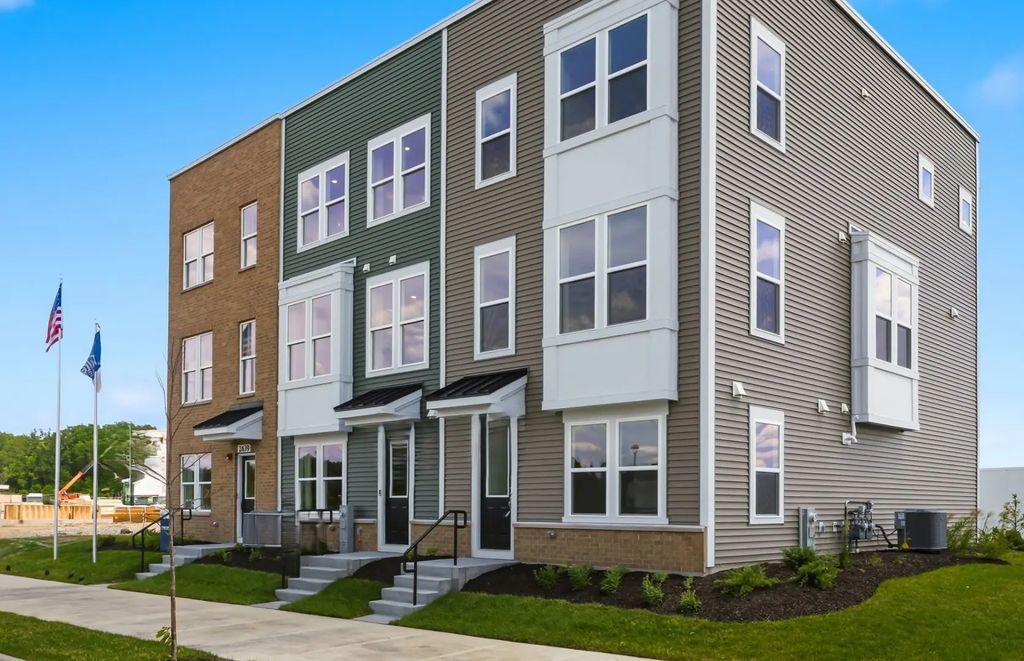 1709 Pratt Street 24167, Hoffman Estates