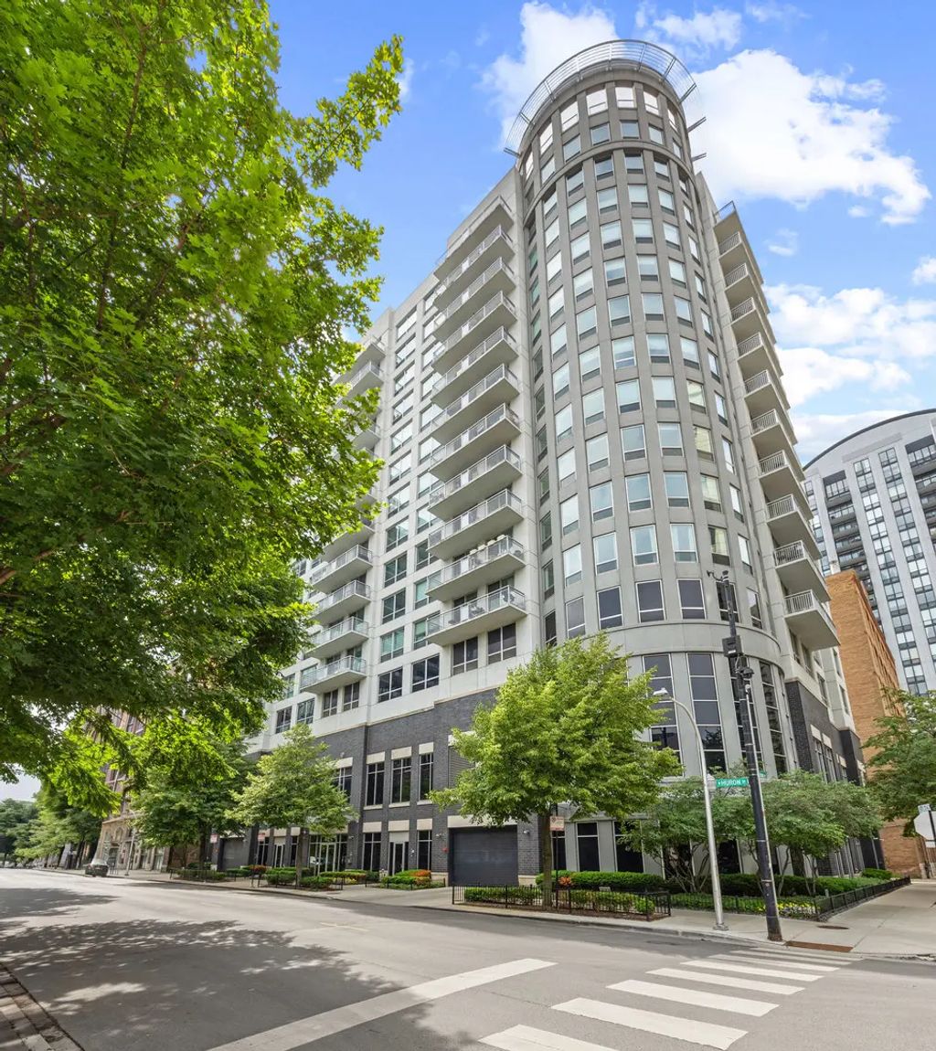 421 W Huron Street 908, Chicago