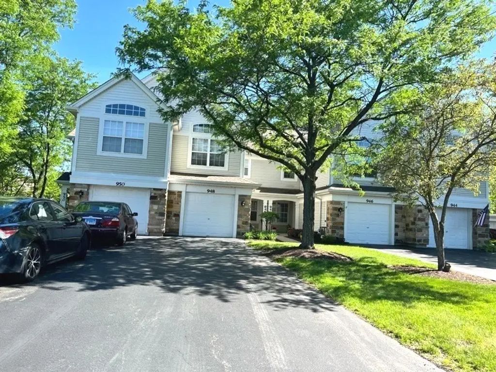 948 Concord Court, Carol Stream