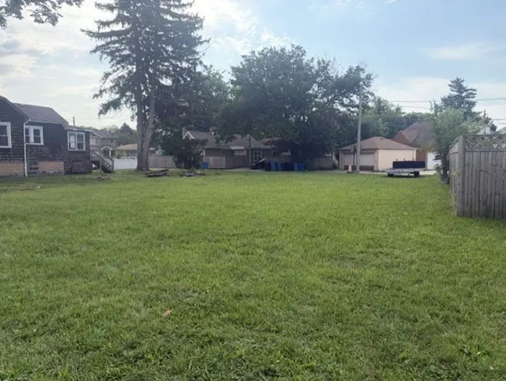 8217-8223 W Forest Preserve Avenue, Chicago