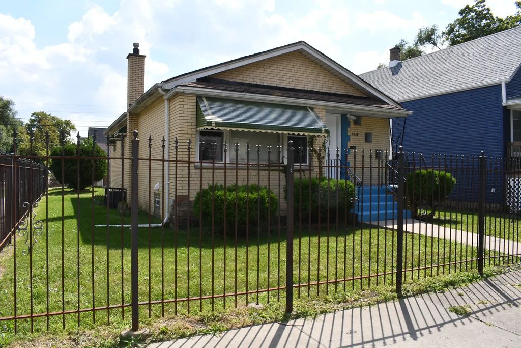 1935 W 71st Street, Chicago