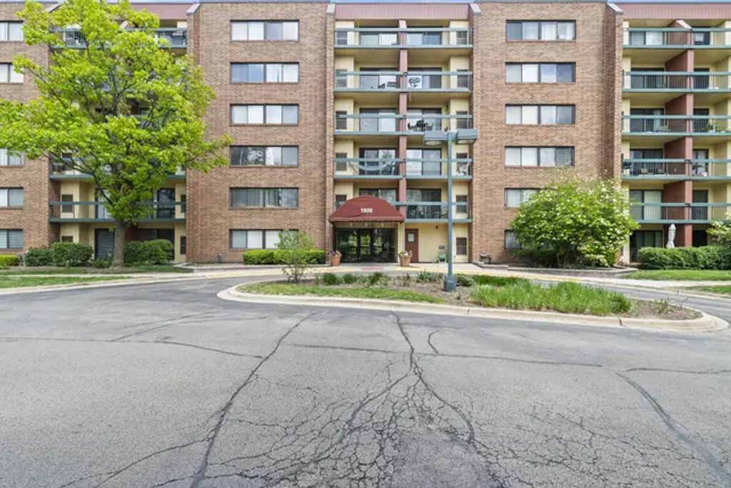 1800 Huntington Boulevard 307, Hoffman Estates