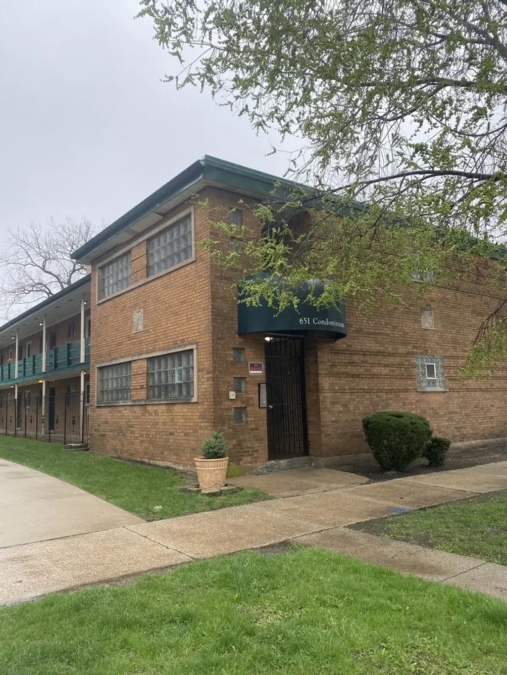 651 South Boulevard 5, Oak Park
