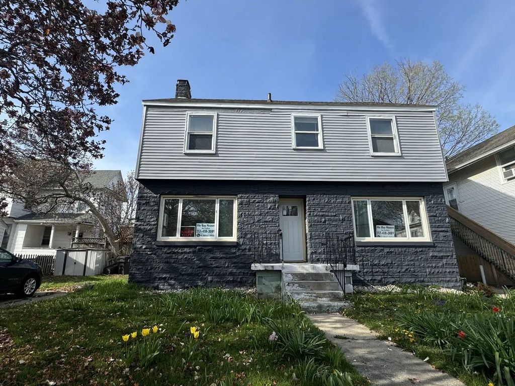 212 W John Street, Champaign