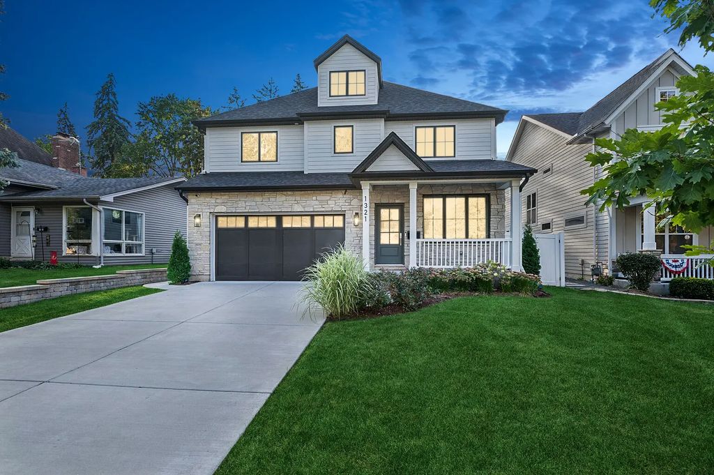 1321 N Webster Street, Naperville
