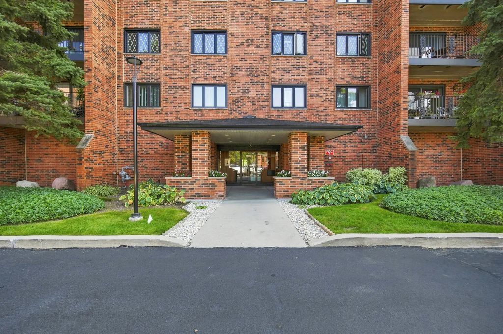 9357 Landings Lane 401, Des Plaines, 60016