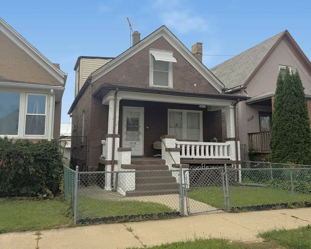 1718 N Ridgeway Avenue, Chicago