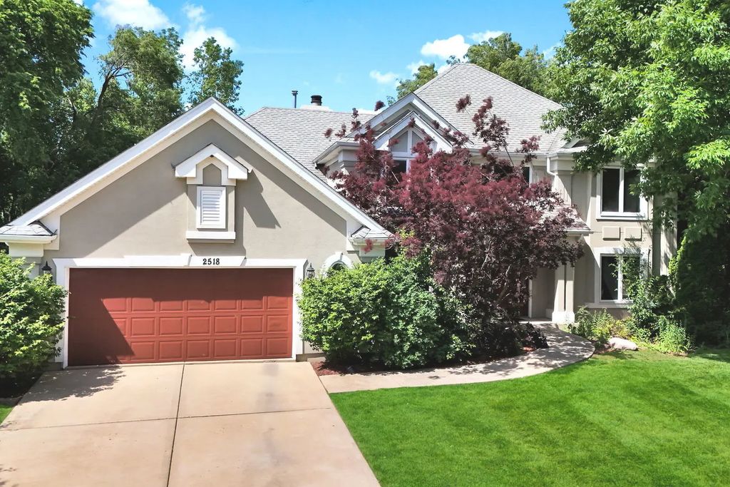 2518 Adamsway Drive, Aurora