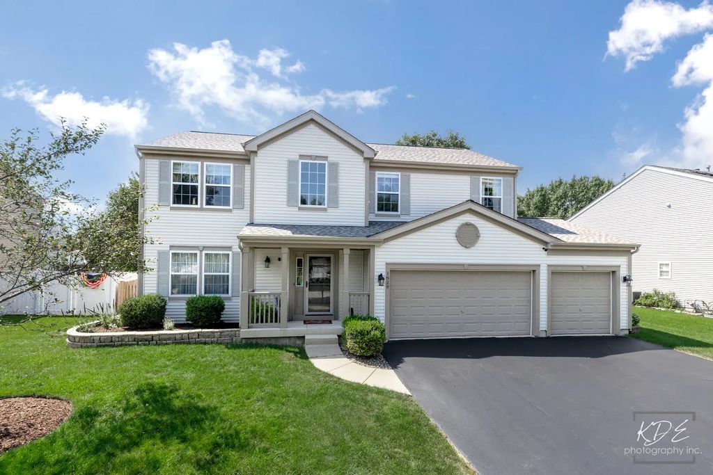 1829 Thornapple Way, Aurora