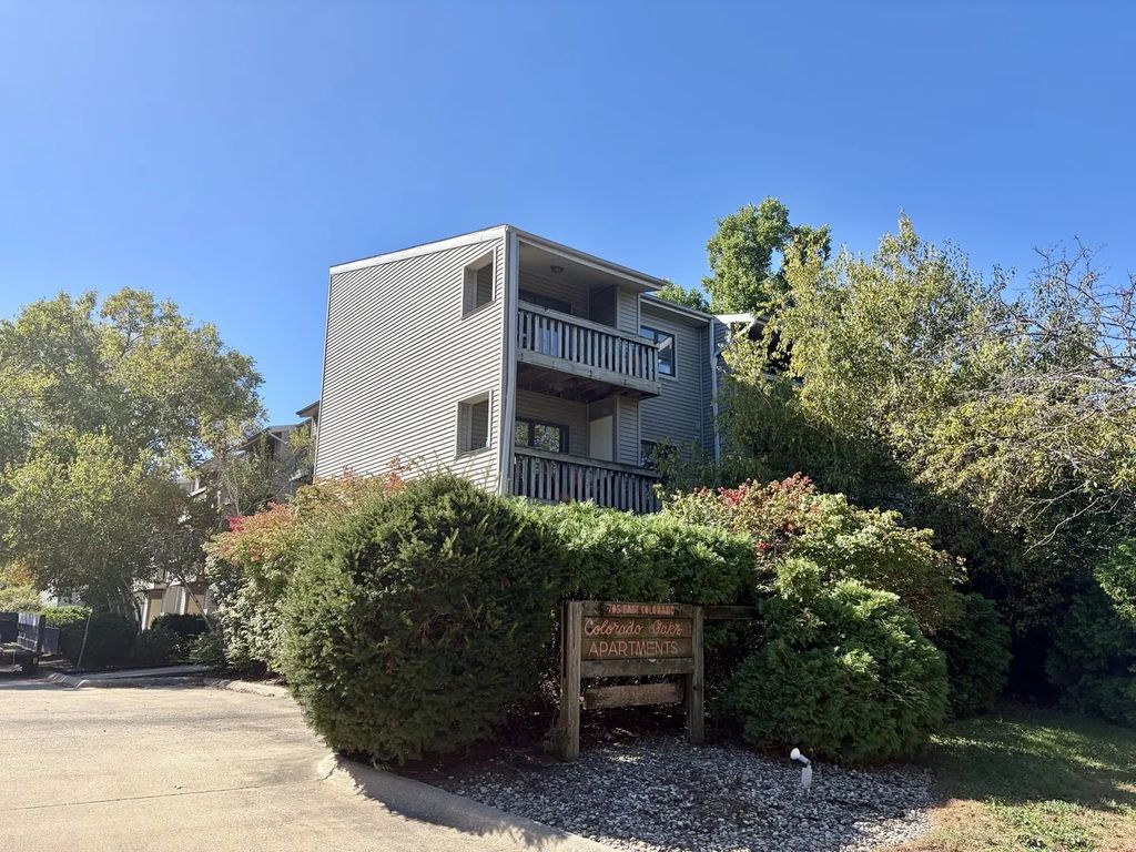 705 E Colorado Avenue, Urbana