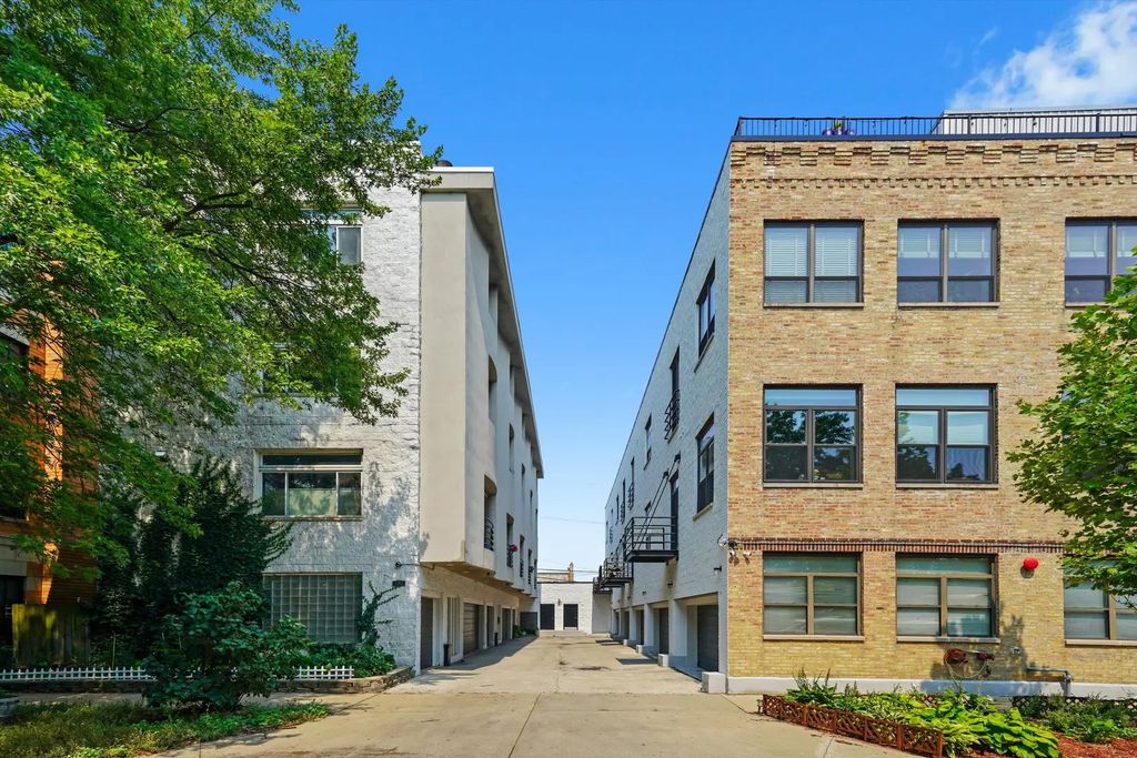 2231 N Lister Avenue D, Chicago, 60614