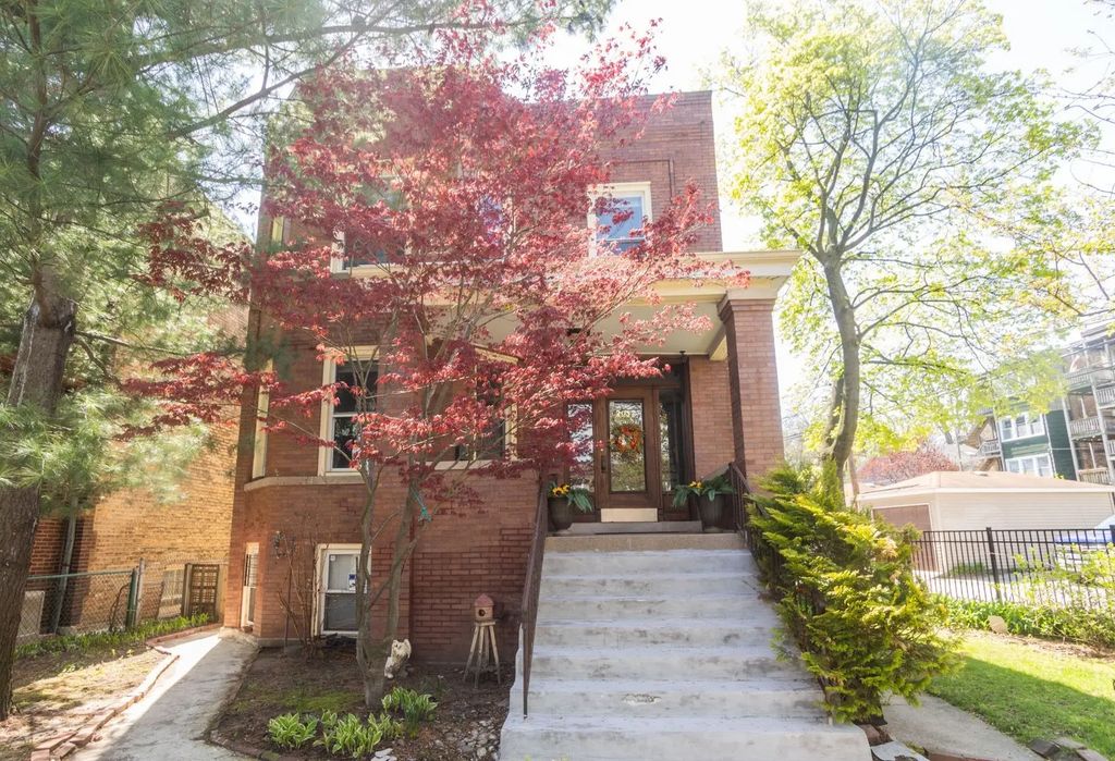 2037 W Estes Avenue 1, Chicago, 60645