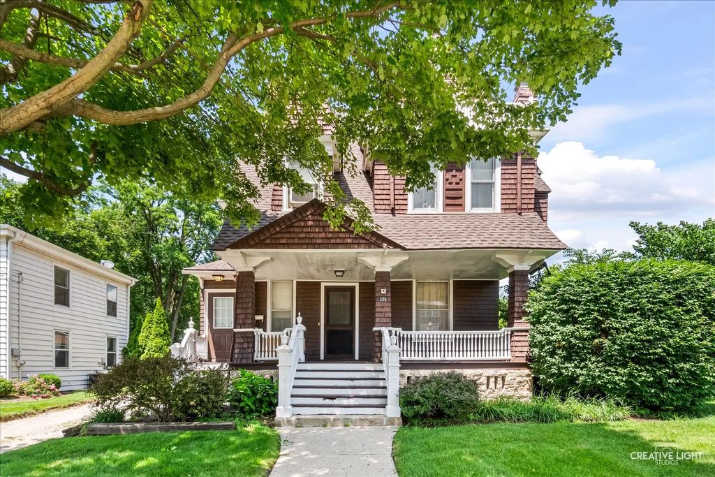 386 E Chicago Street, Elgin