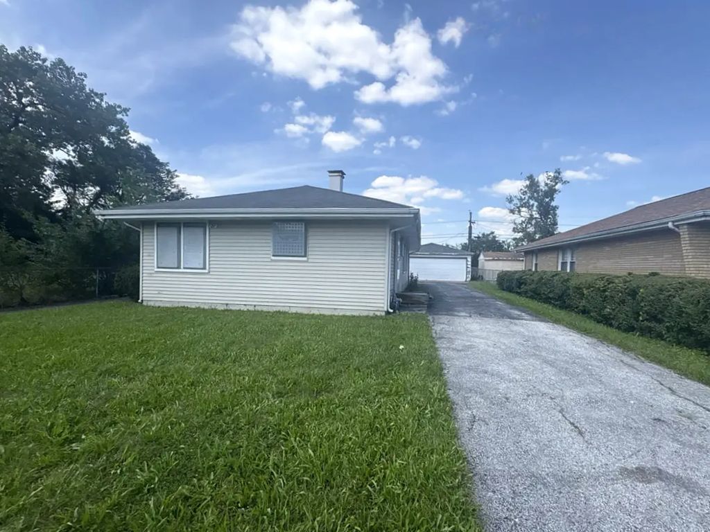 27 W 141st Street, Dixmoor