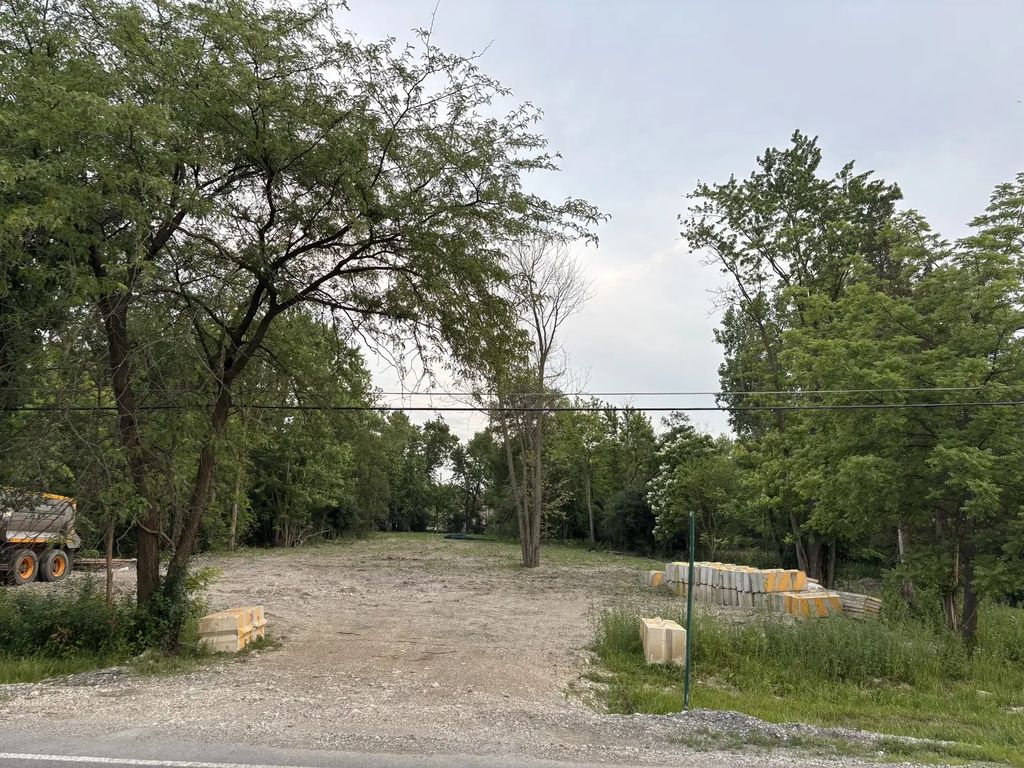 3949 Flossmoor Road, Flossmoor