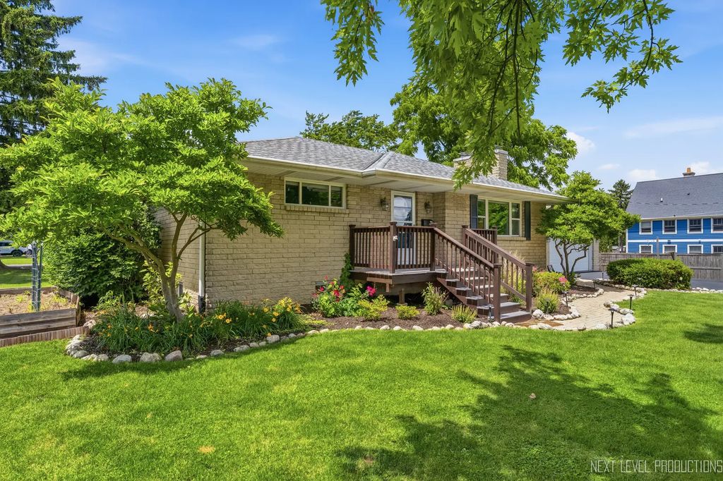 15 S 10th Street, St. Charles