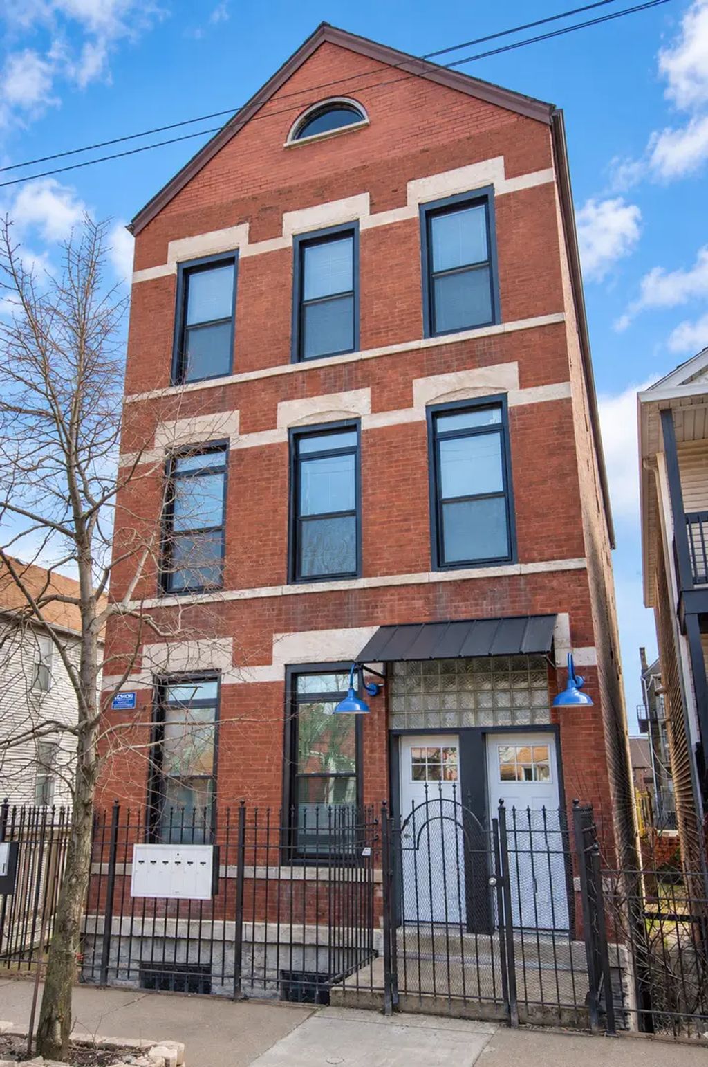 2117 W 18th Street 2r, Chicago