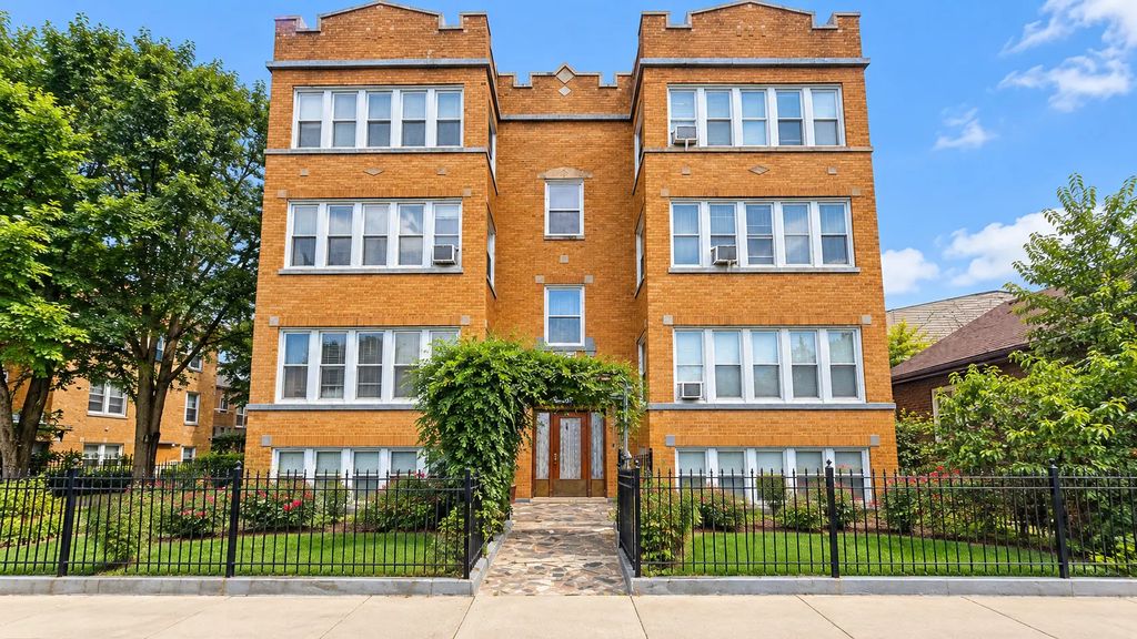 4646 W Addison Street 3w, Chicago