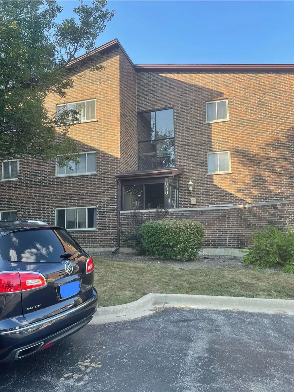 650 Perrie Drive 304, Elk Grove Village