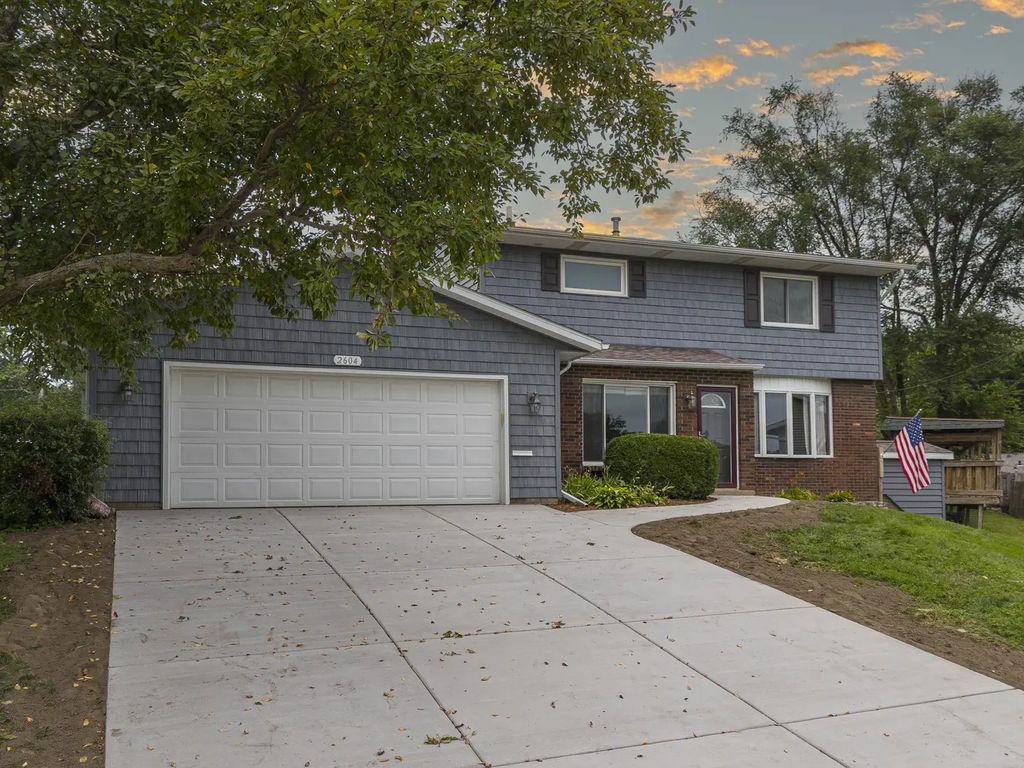 2604 E 34th Street Court, Davenport