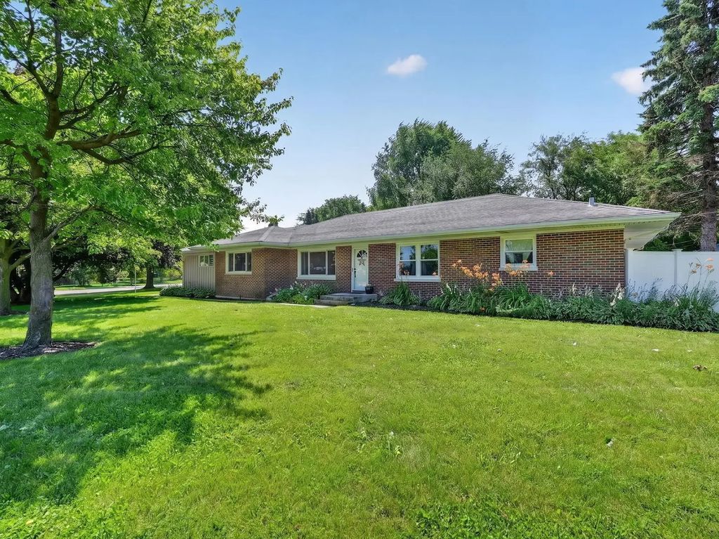 2230 N 1st Street, DeKalb