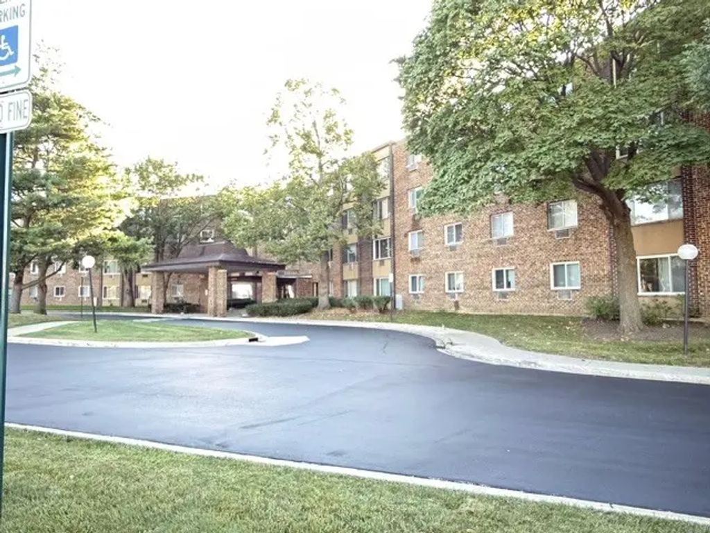 1475 Rebecca Drive 205, Hoffman Estates