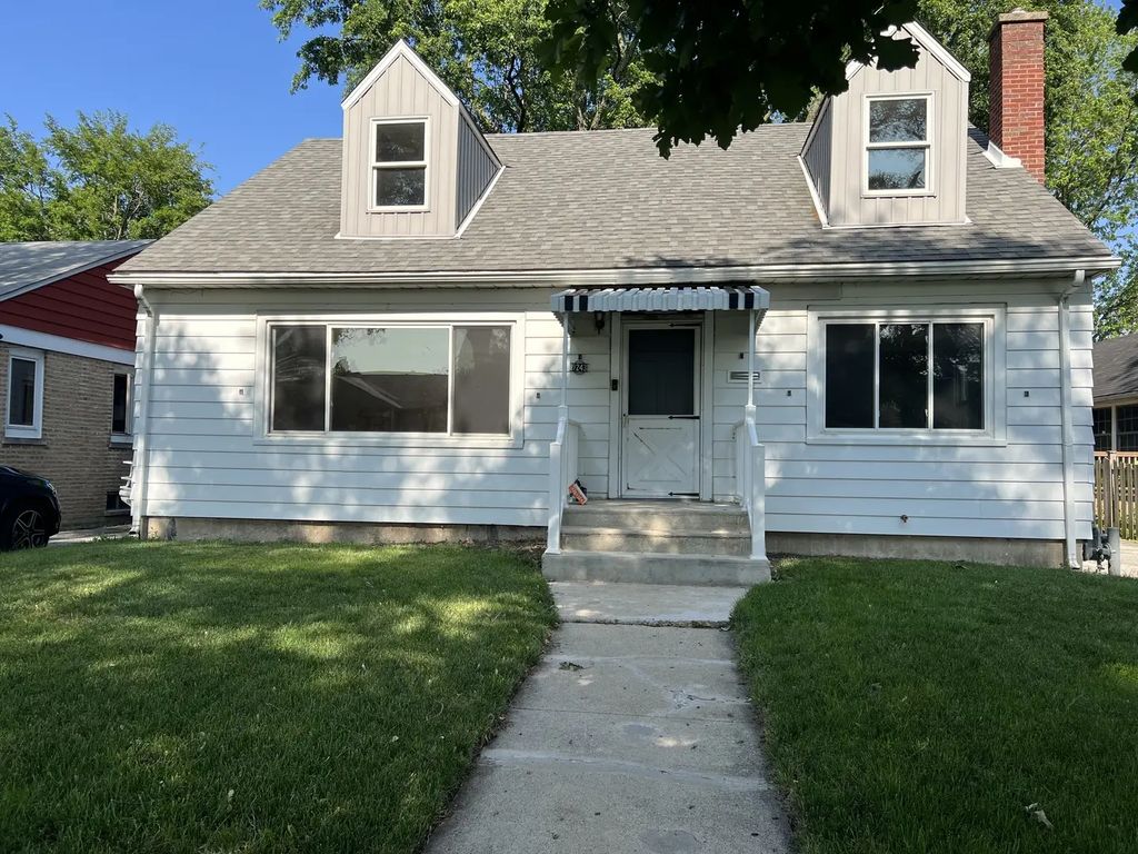 9243 Lynwood Drive, Oak Lawn