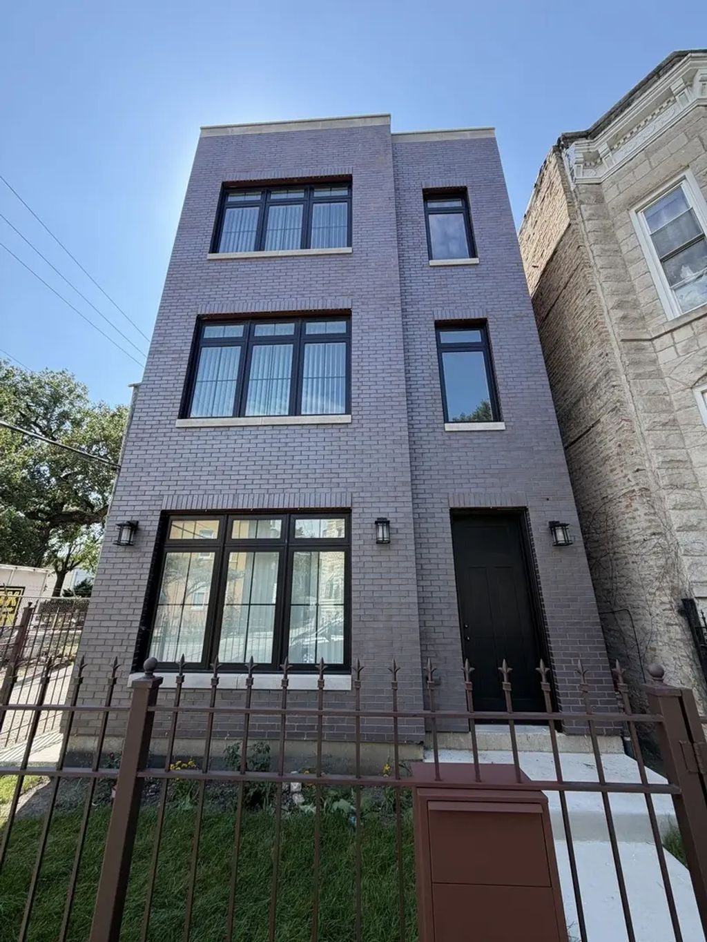 2821 W Walnut Street, Chicago, 60612