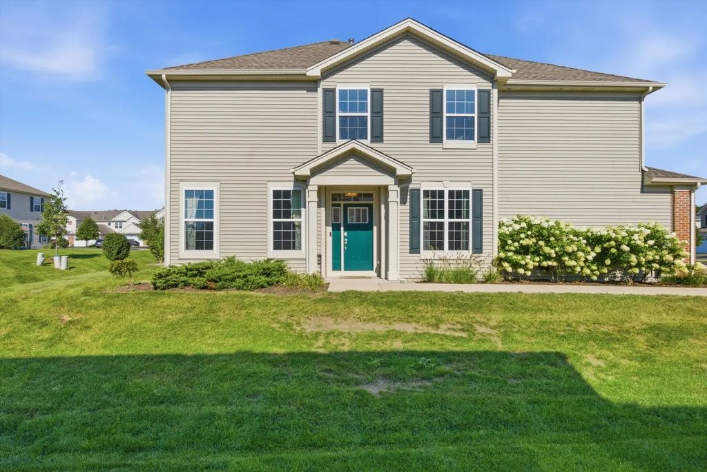 1867 Wren Road, Yorkville