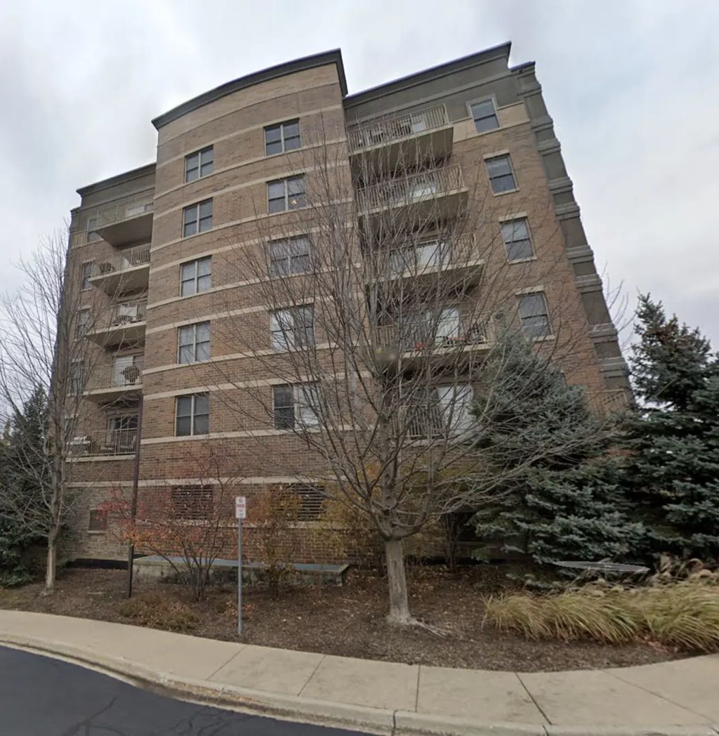 125 Lakeview Drive 207, Bloomingdale