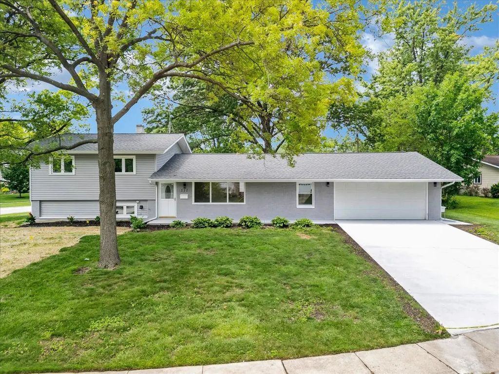 590 Durham Court, Hoffman Estates
