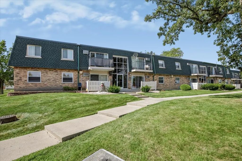 8423 W 99th Terrace 35-214, Palos Hills