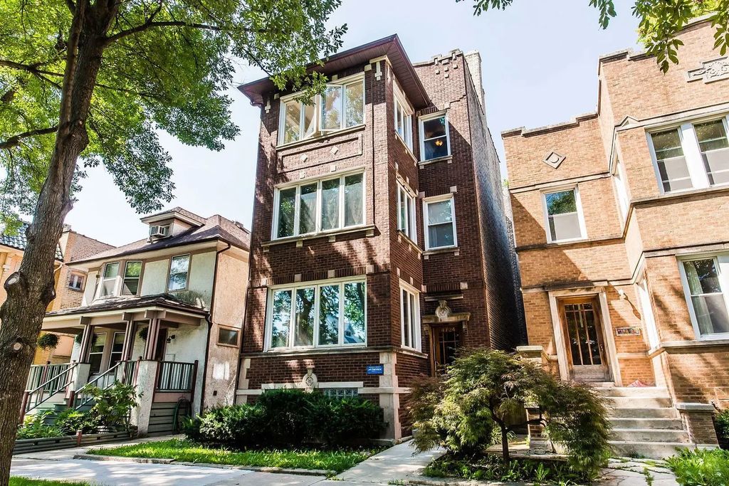 4724 N Sacramento Avenue, Chicago, 60625