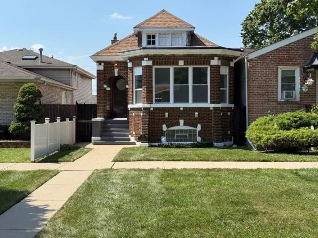 9438 S Wabash Avenue, Chicago