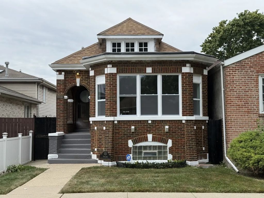 9438 S Wabash Avenue, Chicago