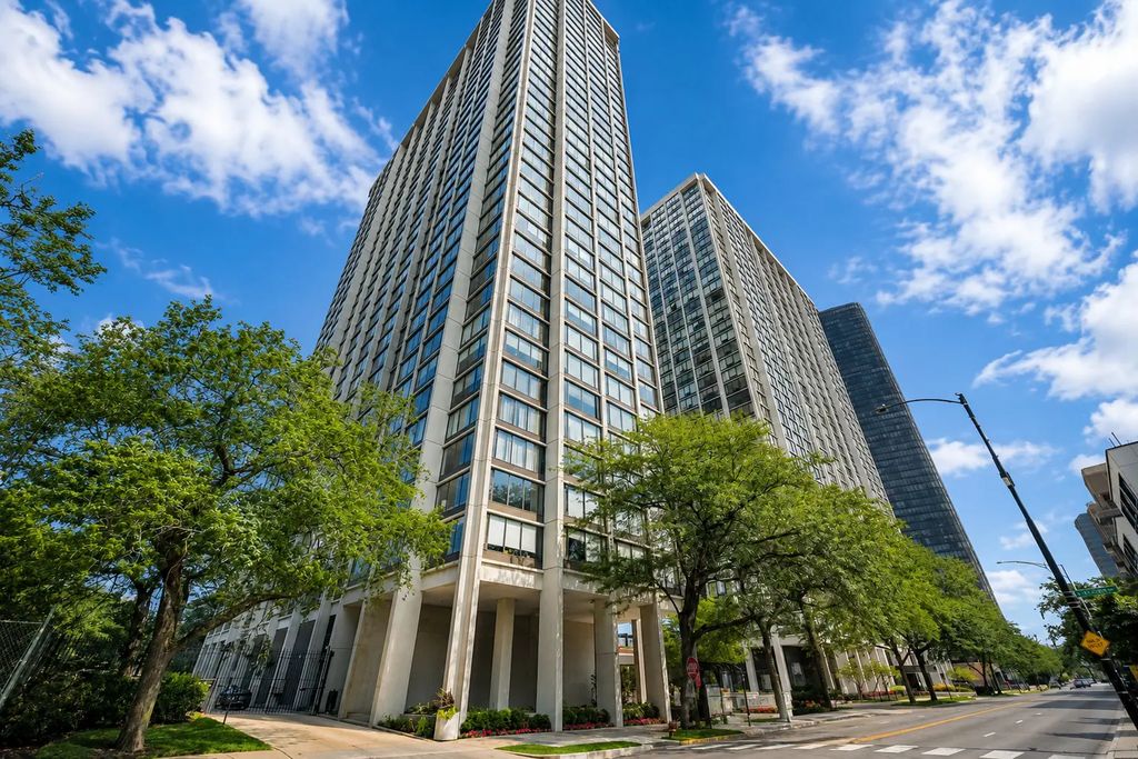 5455 N Sheridan Road 1015, Chicago