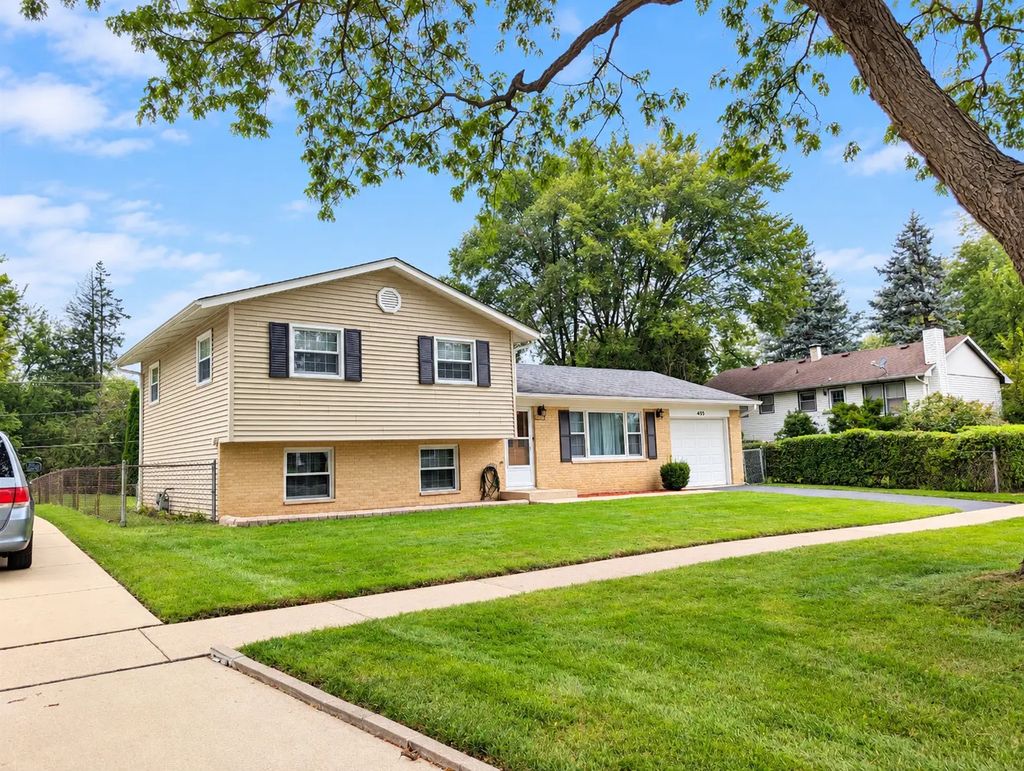 476 Raupp Boulevard, Buffalo Grove