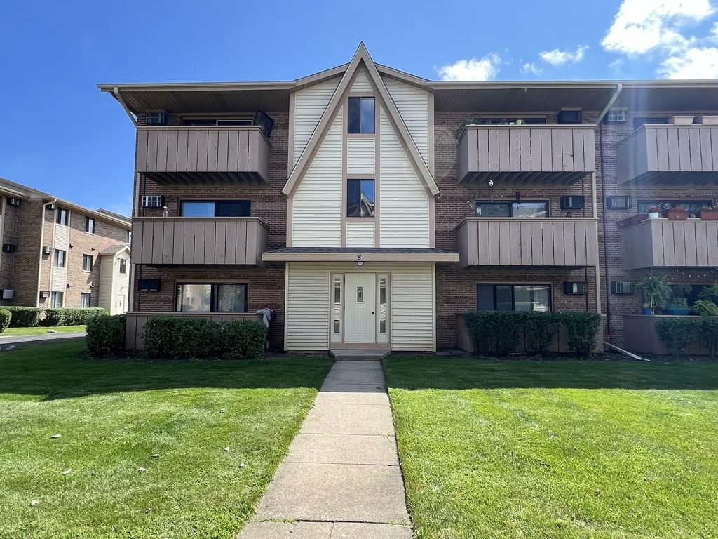 8 Echo Court 2, Vernon Hills