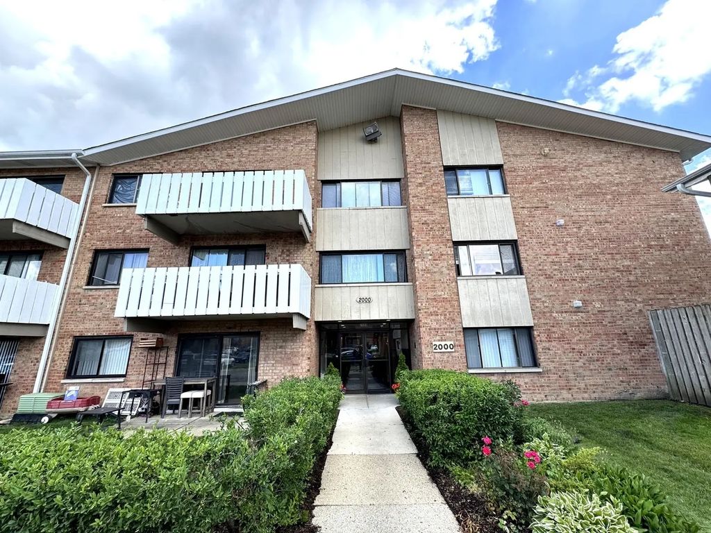 2000 Bayside Drive 110, Palatine, 60074