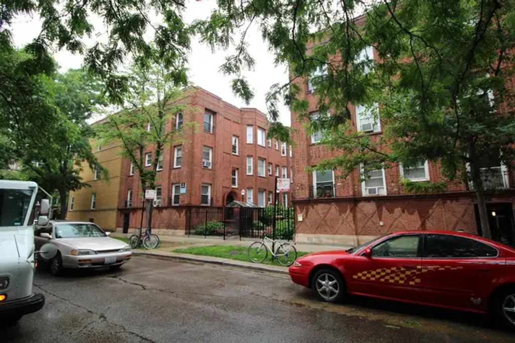 1338.5 W Argyle Street 3n, Chicago