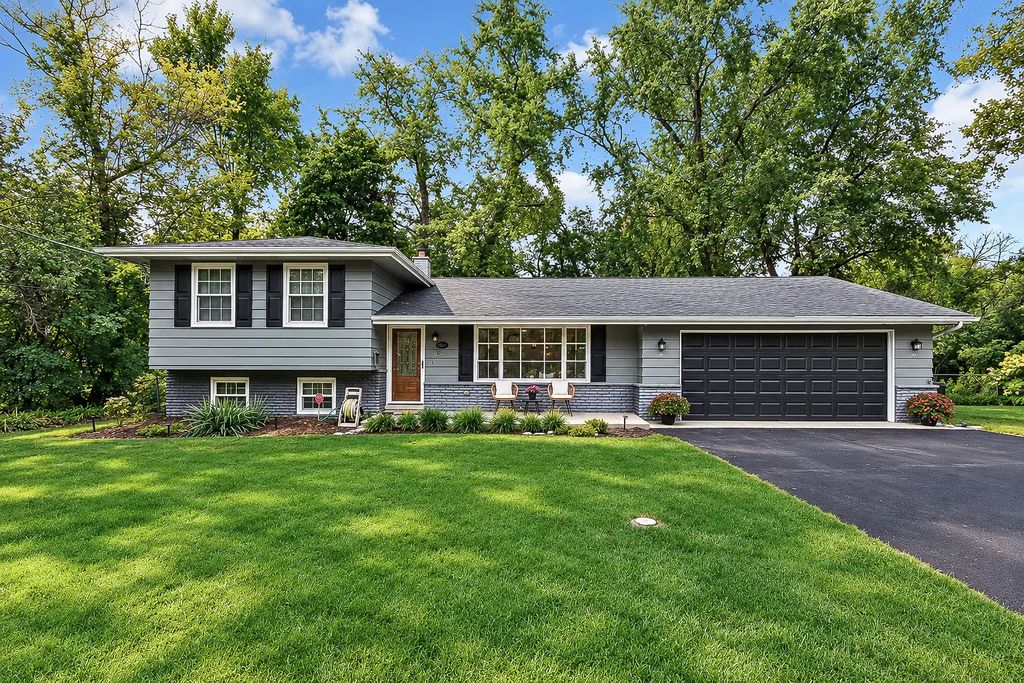 21 E Hillside Road, Naperville