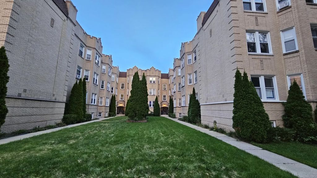 6545 N Francisco Avenue 3a, Chicago