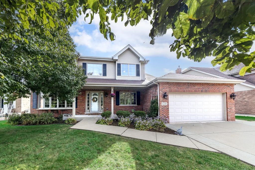 1221 Monmouth Drive, Lemont