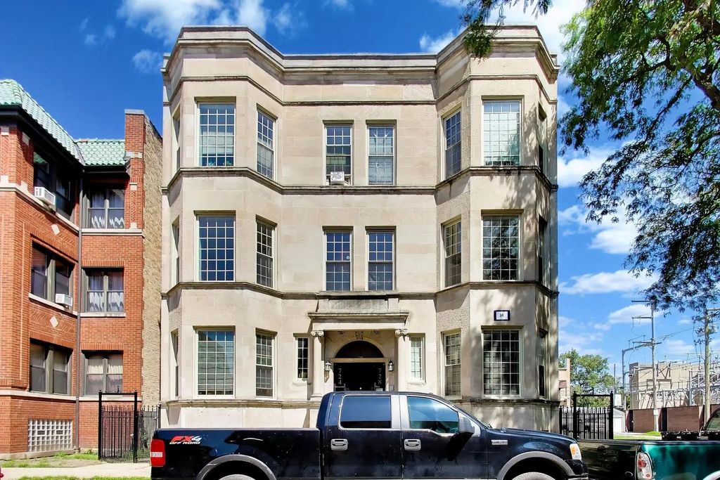 724 E 50th Place, Chicago