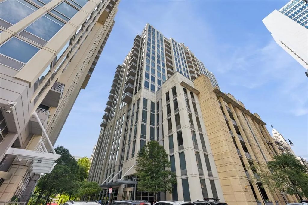 720 N Larrabee Street 1601, Chicago, 60654