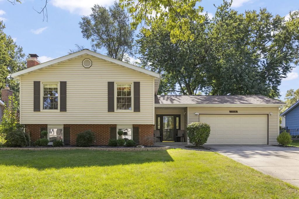 409 Maple Lane, Darien