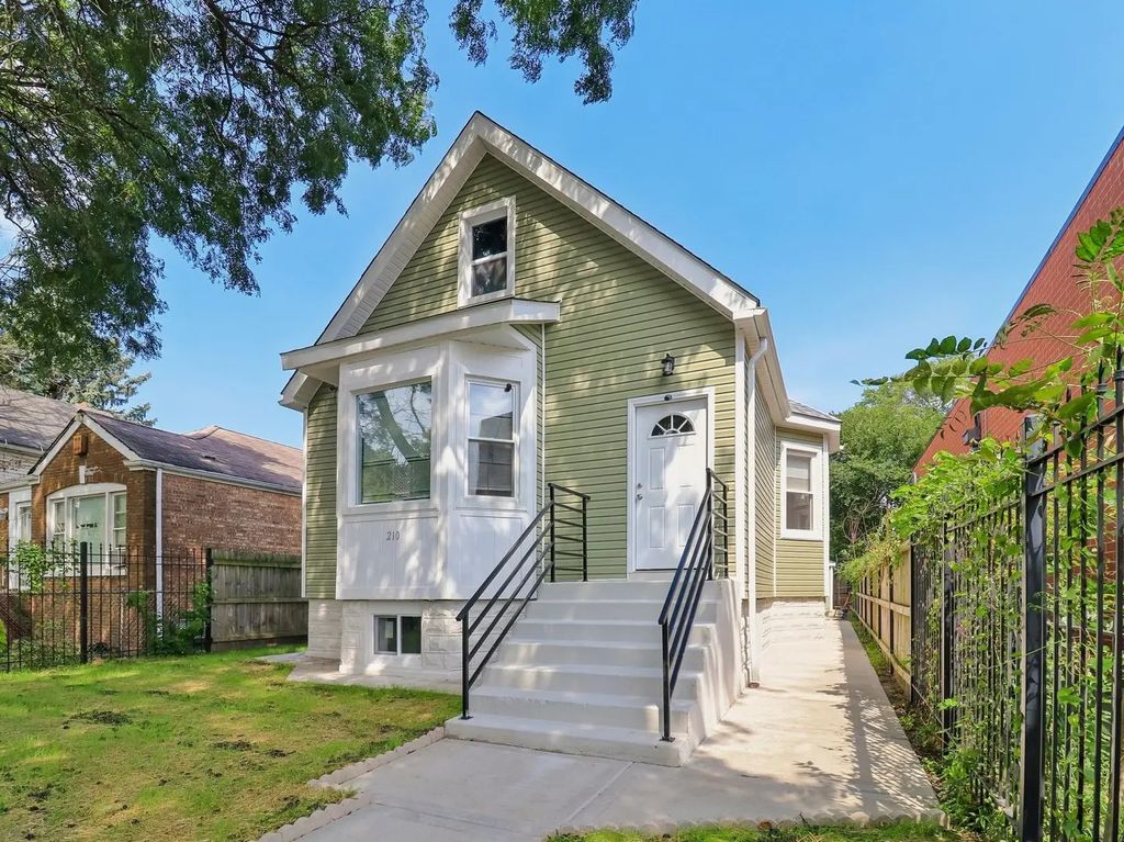 210 W 111th Street, Chicago, 60628